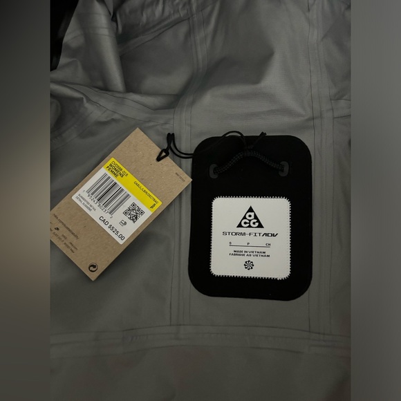 NWT Nike ACG gore-tex jacket - Picture 14 of 16